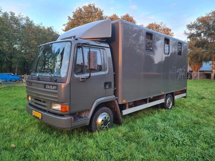 Daf 45 paardenvrachtwagen paardenwagen met luchtvering, Auto's, Vrachtwagens, Bedrijf, Te koop, DAF, Diesel, Euro 1, Handgeschakeld