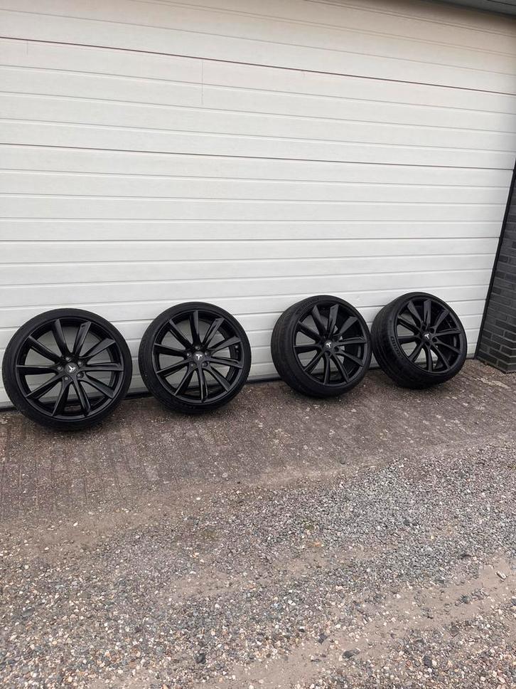 Te koop: Tesla Model 3 Performance Velgen 20 inch met banden, Auto-onderdelen, Banden en Velgen, Banden en Velgen, Zomerbanden