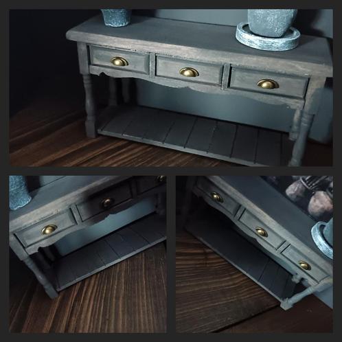 Sober Old Black side table miniatuur poppenhuis 1:12, Verzamelen, Poppenhuizen en Toebehoren, Nieuw, Poppenhuis, Ophalen