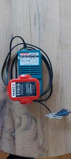 Makita DC9700 oplader + Yanec accu, Ophalen of Verzenden, Gebruikt, Minder dan 400 watt, Boor- en Schroefmachine