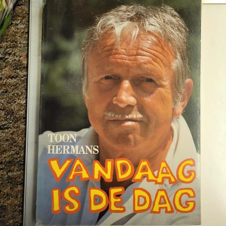 Toon Hermans Boek - Diverse Titels Beschikbaar, Boeken, Biografieën, Gelezen, Kunst en Cultuur, Ophalen of Verzenden