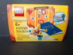 Lego 5004932 Reiskoffer Travel Building Suitcase minifig, Ophalen of Verzenden, Nieuw, Complete set, Lego