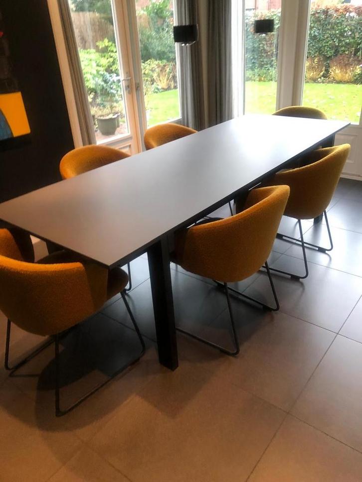 Mocaline RIB model A - Fenix zwart tafel, Huis en Inrichting, Tafels | Eettafels, Zo goed als nieuw, 50 tot 100 cm, 200 cm of meer
