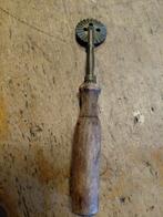 Antiek deegwiel / pastasnijder., Antiek en Kunst, Antiek | Gereedschap en Instrumenten, Ophalen of Verzenden