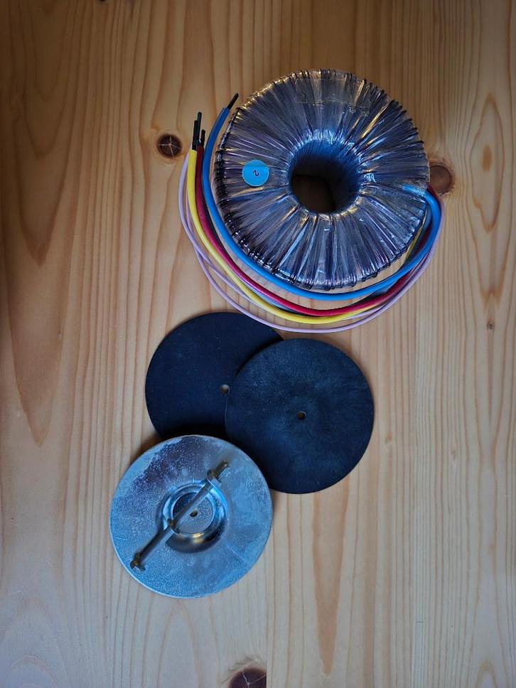 Ringkerntrafo met 2x wikkeling 12 V/12,5 A | 300VA, Hobby en Vrije tijd, Elektronica-componenten, Zo goed als nieuw, Ophalen