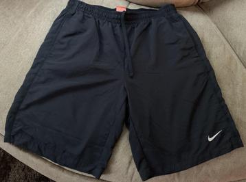 Nike sport maat. L the atlantic dept. Korte broek beschikbaar voor biedingen