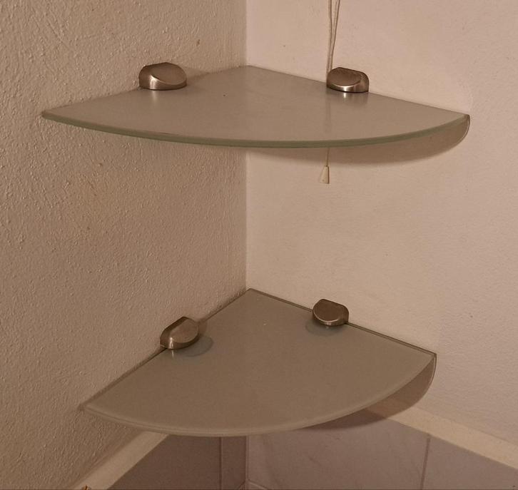 2x hoek plankjes diffuus glas 25cm, Huis en Inrichting, Badkamer | Badkamermeubels, Overige typen, Minder dan 100 cm, Minder dan 50 cm