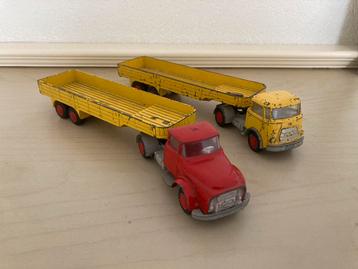 2x Oude Daf vrachtwagens met opleggers van Lion Car beschikbaar voor biedingen