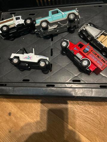 5 Modelauto's 1:18 - Pick-ups & Jeep beschikbaar voor biedingen