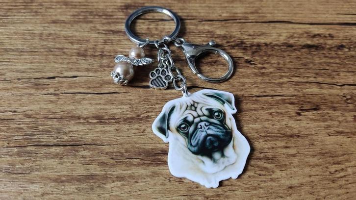 Tas/Sleutelhanger Pug Mopshond groot met beschermengeltje, Hobby en Vrije tijd, Kralen en Sieraden maken, Nieuw, Hanger, Verzenden