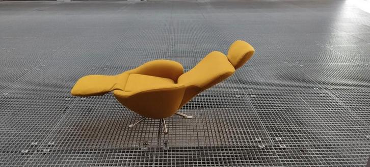 Cassina Dodo Fauteuil - Toshiyuki Kita Design, Huis en Inrichting, Fauteuils, Zo goed als nieuw, Stof, 75 tot 100 cm, 75 tot 100 cm