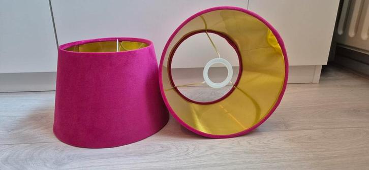2 Fuchsia Roze Lampenkappen Mars & More, Huis en Inrichting, Lampen | Lampenkappen, Zo goed als nieuw, Minder dan 25 cm, Rond