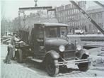 90 jaar achter het stuur, geschiedenis van het wegtransport., Ophalen of Verzenden, Zo goed als nieuw, Auto's