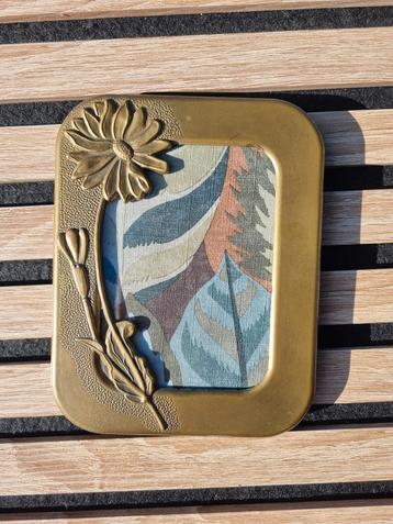 Vintage Messing Fotolijstje met Bloemen beschikbaar voor biedingen