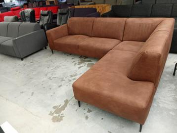 Cognac bank 270x220cm hoekbank loungebank  beschikbaar voor biedingen