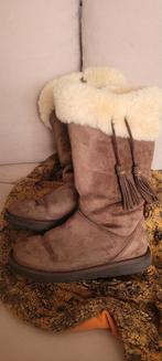 Mooie bruine laarzen met bontrand mt 36, Kleding | Dames, UGG, Bruin, Lage of Enkellaarzen, Ophalen of Verzenden