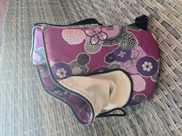 Honden draagtas beschikbaar voor biedingen