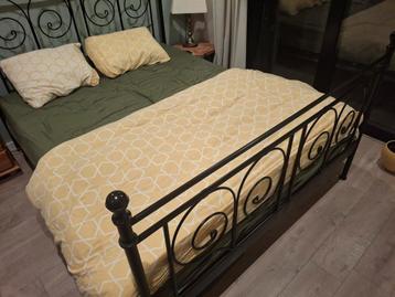 Zwart metalen bed 160x200 met lattenbodem - afbeelding 3