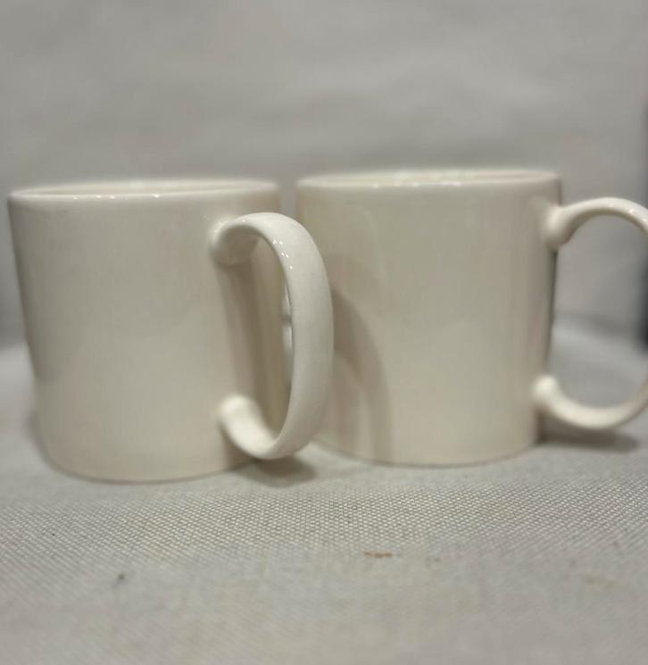 2 stuks Wedgwood Edme bekers, Huis en Inrichting, Keuken | Servies, Zo goed als nieuw, Kop(pen) en/of Schotel(s), Ophalen of Verzenden