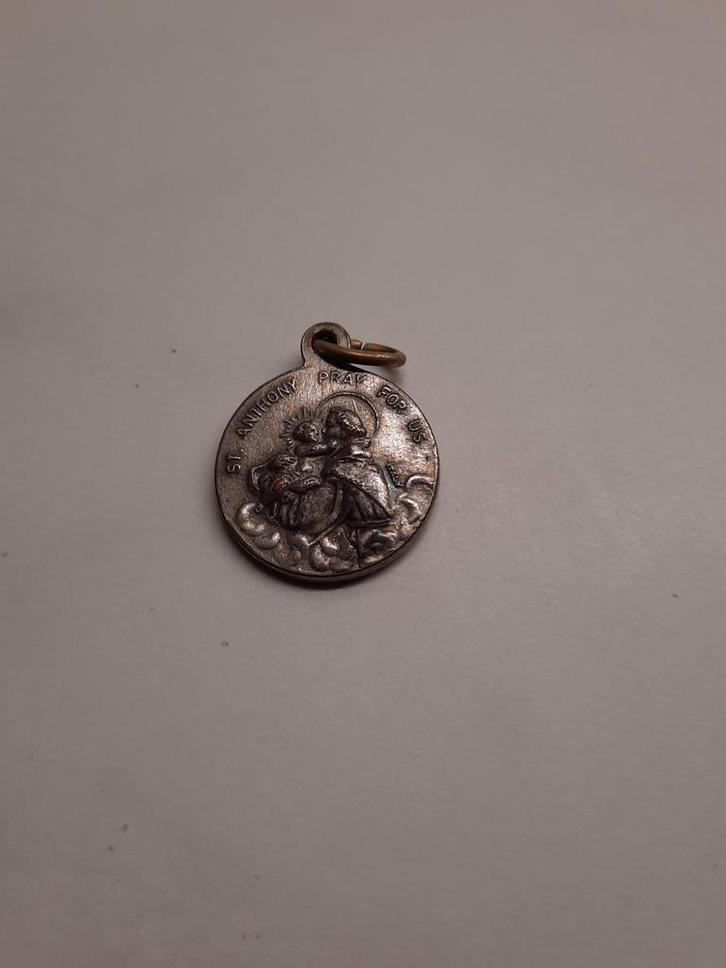 Vintage religieuze bedel, Sieraden, Tassen en Uiterlijk, Bedels, Gebruikt, Overige merken, Zilver, 1 bedel, Ophalen of Verzenden