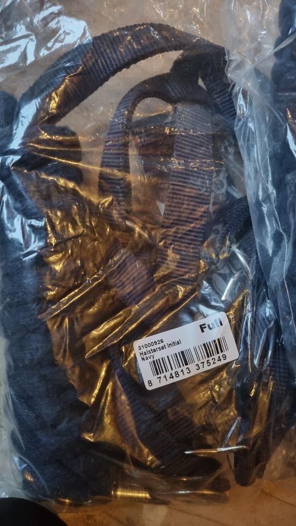 6 halsters full waarvan 5 in een set met een touw, Dieren en Toebehoren, Paarden en Pony's | Overige Paardenspullen, Ophalen of Verzenden