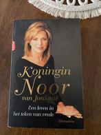 Koningin Noor van Jordanië - Een leven in het teken van vred, Boeken, Biografieën, Ophalen of Verzenden, Zo goed als nieuw, Politiek