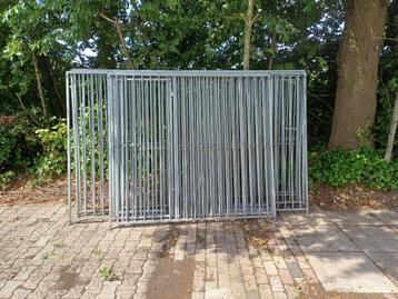 10 kennelpanelen prima staat 185 hoog beschikbaar voor biedingen