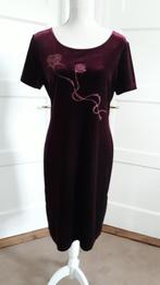 Mooi bordeaux velours jurkje met prachtige applicatie  mt L, Kleding | Dames, Verzenden, Maat 42/44 (L), Zo goed als nieuw, Knielengte
