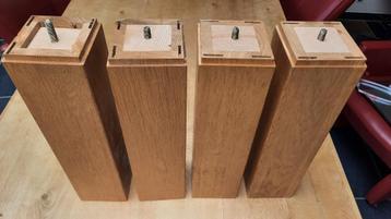 4 stuks houten salontafel poten beschikbaar voor biedingen
