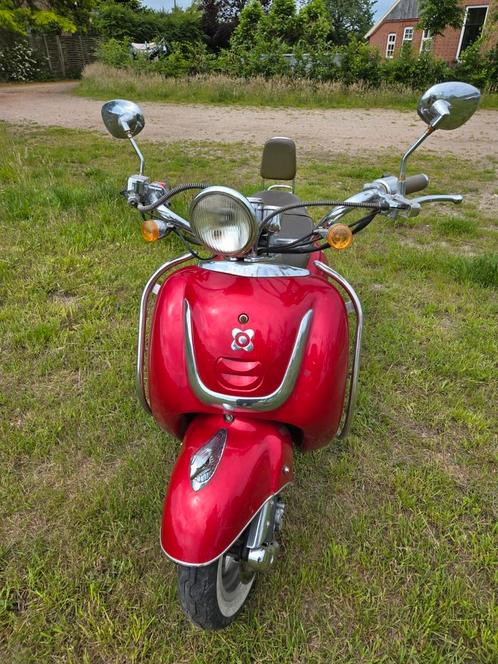 AGM Retro Scooter weinig kilometers!, Fietsen en Brommers, Scooters | SYM, Zo goed als nieuw, Overige modellen, Ophalen