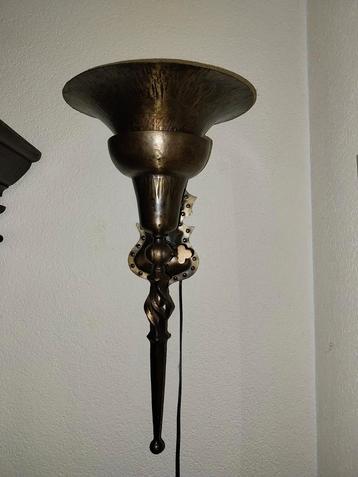 metalen wandlamp tekoop  beschikbaar voor biedingen