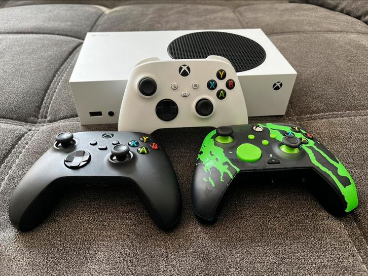 Xbox Series S | 512GB | incl. 3 Xbox controllers, Spelcomputers en Games, Spelcomputers | Xbox Series X en S, Zo goed als nieuw