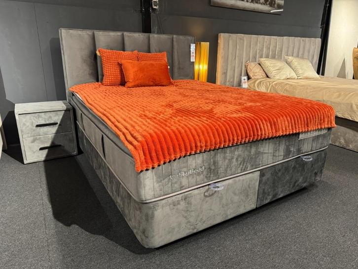 Luxe Velvet Bedden / Boxsprings Met Opbergruimte | Utrecht, Huis en Inrichting, Slaapkamer | Boxsprings, Nieuw, 160 cm, 200 cm