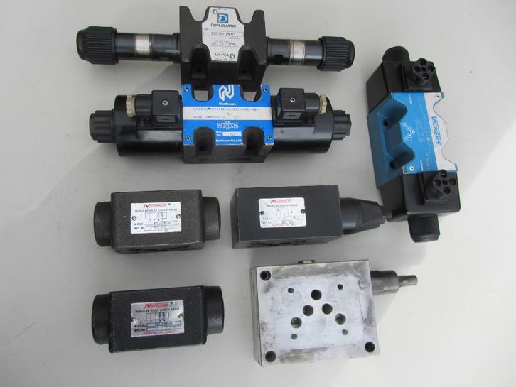 Ventielen Hydrauliek Ng 10 zie text, Doe-het-zelf en Verbouw, Gereedschap | Overige machines, Gebruikt, Ophalen of Verzenden