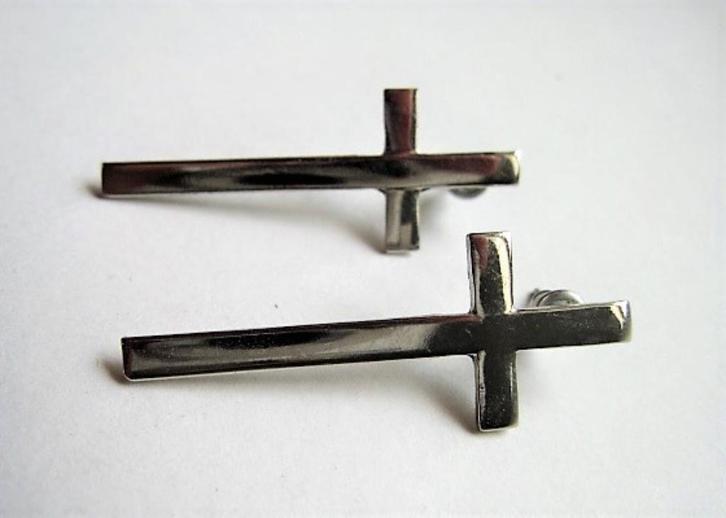 Oorbellen zilverkleurig kruis (8043), Verzamelen, Religie, Nieuw, Sieraad, Ophalen