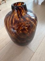 Bruine vaas van Kwantum, Antiek en Kunst, Antiek | Vazen, Ophalen of Verzenden
