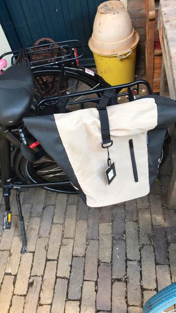 Nieuwe zeer handige fiets/boodschappentas  beschikbaar voor biedingen