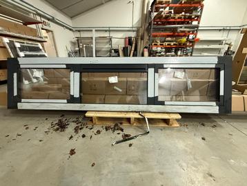 Aluminium kozijn antraciet 7016 str. - 3 vakken 2715*650 beschikbaar voor biedingen