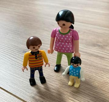 Playmobil, zwangere moeder met 2 kinderen beschikbaar voor biedingen