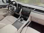 Jaguar F-Pace P400e AWD AUT 2022 NL PAN TREKH - OKN Keuring!, Auto's, Automaat, 404 pk, Beige, 4 cilinders