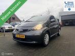Toyota Aygo 1.0-12V + Audio / Toerenteller / APK 01-2027, Voorwielaandrijving, Stof, Gebruikt, Zwart