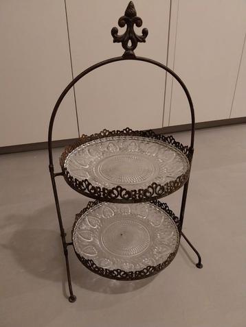 Etagère met 2 glazen schalen beschikbaar voor biedingen