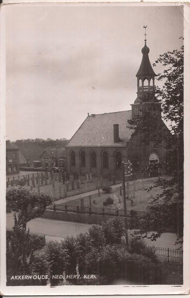 Akkerwoude Ned. Herv. Kerk  30er jaren foto Schumacher, Verzamelen, Ansichtkaarten | Nederland, Ongelopen, Friesland, 1920 tot 1940