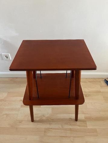 Retro tafeltje voor Pick Up & Lp's