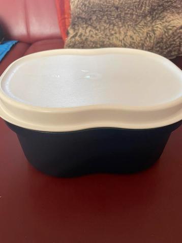 Tupperware brood bewaardoos 29x20 cm beschikbaar voor biedingen