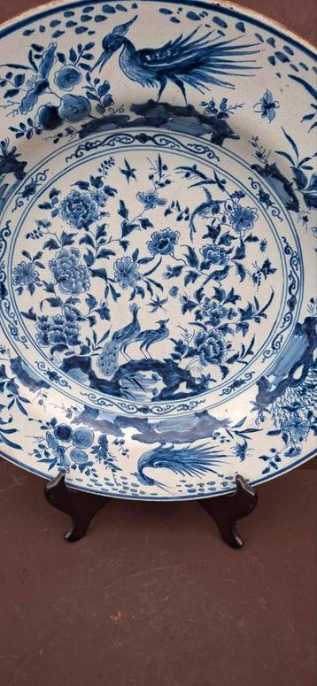 Grote Antieke Kardinaal Schotel beschikbaar voor biedingen