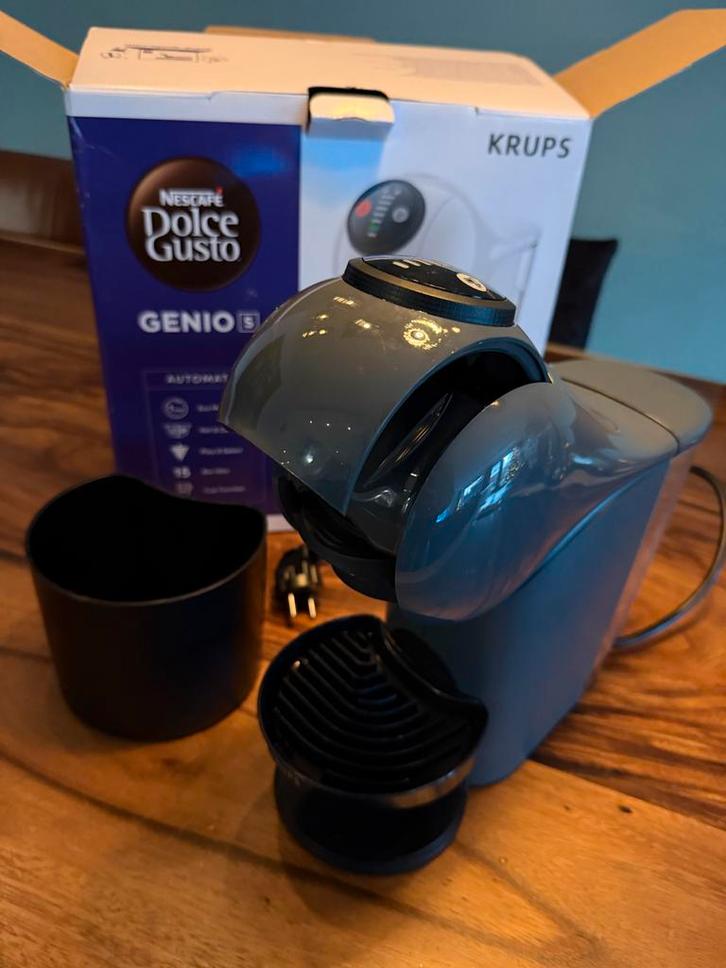 Dolce Gusto Genio S Koffiemachine - Perfecte Koffie!, Witgoed en Apparatuur, Koffiezetapparaten, Zo goed als nieuw, Koffiepads en cups