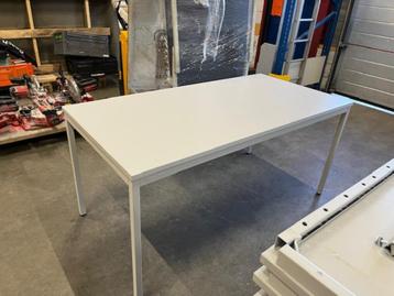 Manutan Basic Line Tafels - lichtgrijs beschikbaar voor biedingen