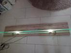 Wandplank  met ingebouwde verlichting  35 €, Ophalen
