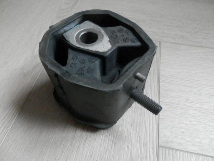 Motorsteun VW Bus T3 Diesel na 08-1982, Auto diversen, Overige Auto diversen, Ophalen of Verzenden